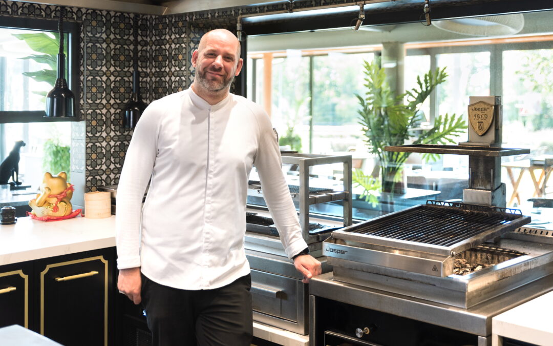 „A faszenes grillek Rolls Royce-a” – Beszélgetés az Avalon Park séfjével – Szepesi Gáborral a szenvedélyről, technológiáról és csapatról